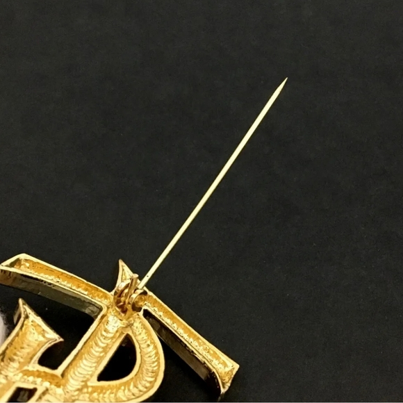 YSL SAINT LAURENT CASSANDRA GOLD TONE BROOCH - Picture 6 of 10